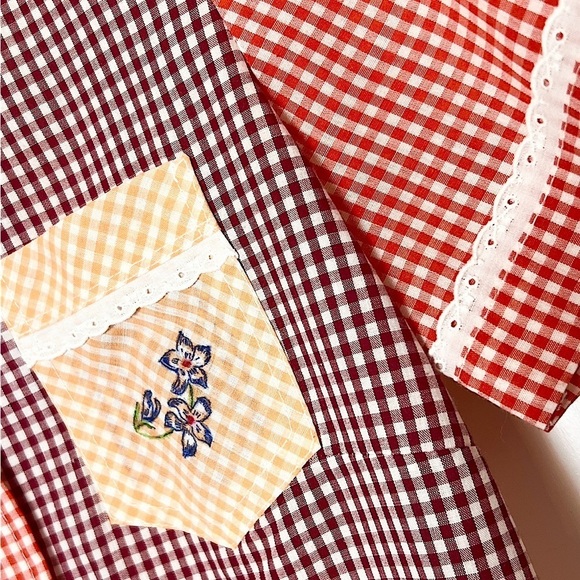 VINTAGE 70s Short Sleeve Patchwork Gingham Lace Trim Floral Ladybug Button Shirt - Picture 3 of 6